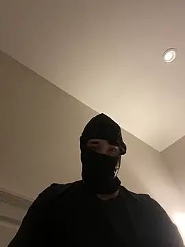 Snapshot of phantom898983 chatting on February 3, 8:19 am phantom898983 online show from February 3, 8:19 am