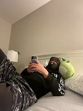 Snapshot of phantom898983 chatting on February 4, 5:24 am phantom898983 online show from February 4, 5:24 am