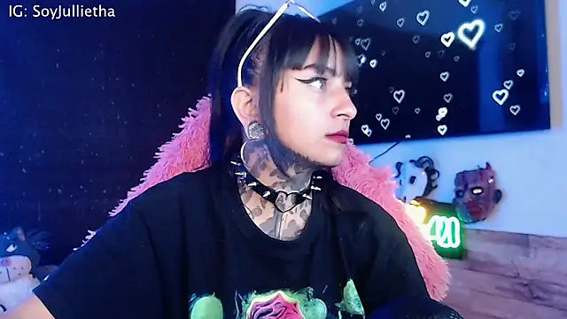 Julls420  online show from February 6, 4:39 am