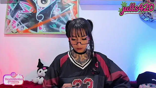Julls420  online show from August 2, 3:05 am