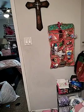 SpiderRose online show from March 26, 5:18 pm