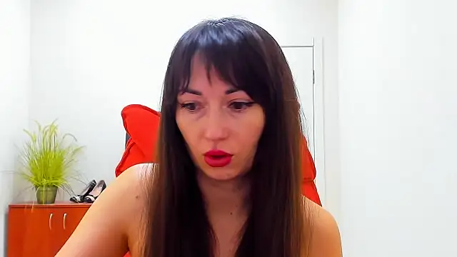 Snapshot of RosiAlina chatting on February 9, 9:13 am RosiAlina online show from February 9, 9:13 am