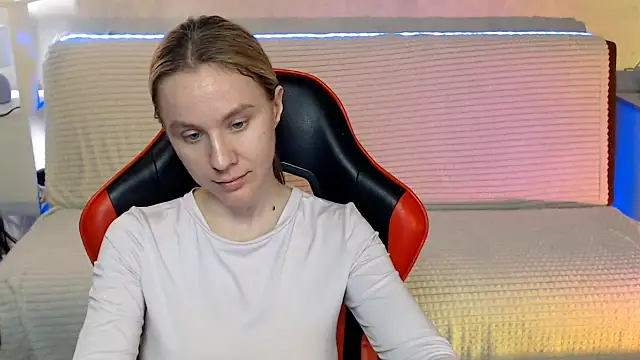 MiaBun1 online show from May 2, 7:02 am