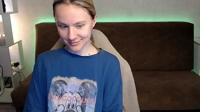 MiaBun1 online show from May 12, 3:36 am
