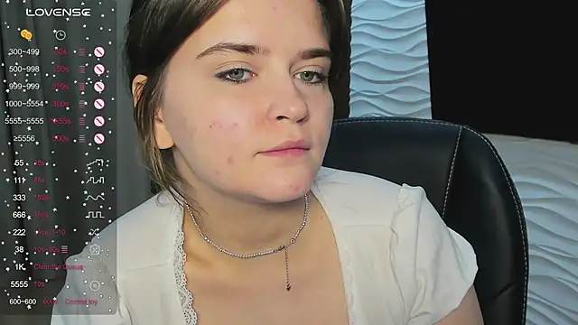 LanaTreades online show from February 1, 1:09 pm