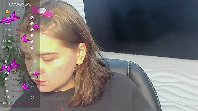 LanaTreades online show from February 11, 1:27 pm