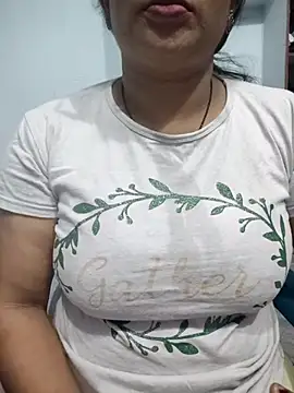 Snapshot of telugupravalli chatting on April 11, 3:33 am telugupravalli online show from April 11, 3:33 am