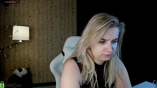 LunasShine online show from December 17, 4:07 am