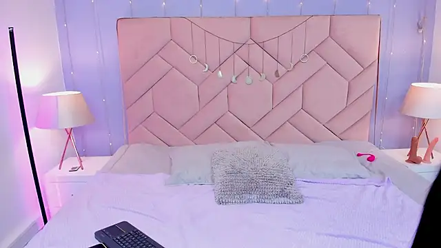 Snapshot of Sabrina_Cutte chatting on January 14, 7:41 pm Sabrina Cutte online show from January 14, 7:41 pm