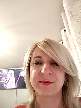 AhlyssaLove1155 online show from April 22, 4:52 pm