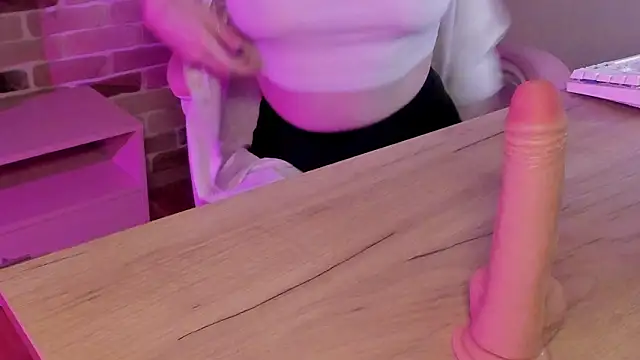 Snapshot of eoxu1 chatting on February 7, 2:59 am eoxu1 online show from February 7, 2:59 am