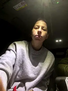 Snapshot of coupledeea chatting on January 18, 6:34 pm coupledeea online show from January 18, 6:34 pm