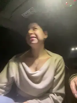 Snapshot of coupledeea chatting on February 19, 8:27 pm coupledeea online show from February 19, 8:27 pm