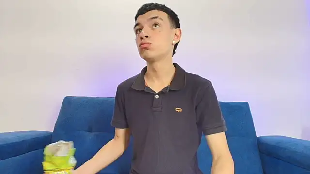 Kris Storm online show from December 19, 7:43 pm