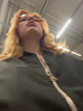 Snapshot of _Little_Ginger chatting on April 6, 1:47 am Little Ginger online show from April 6, 1:47 am