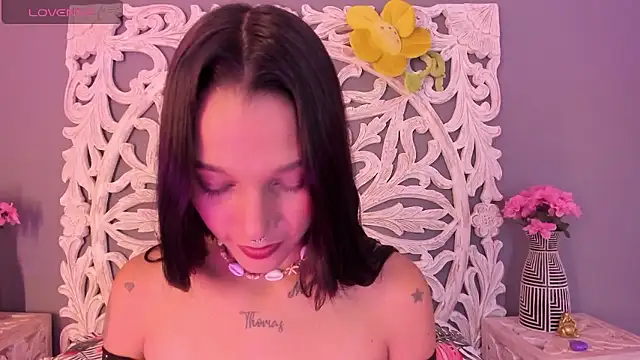 loraineblake online show from January 17, 1:38 pm