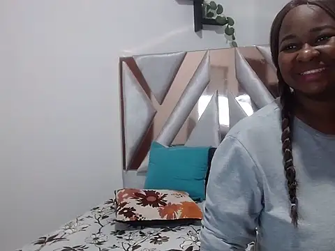 ElyThonsom online show from February 9, 2:10 pm