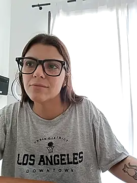 lililovexx online show from February 11, 7:30 pm