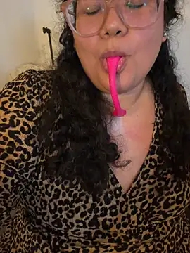 VanesssaMilf  online show from May 6, 11:32 pm