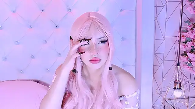 Snapshot of NamiMoon1 chatting on February 12, 1:50 pm NamiMoon1 online show from February 12, 1:50 pm