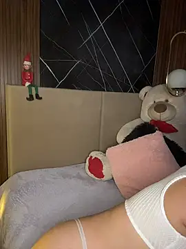 ValentinaEliot online show from December 16, 1:10 am