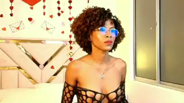 Snapshot of NaomiClay chatting on February 20, 12:27 pm NaomiClay online show from February 20, 12:27 pm