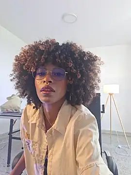 Snapshot of NaomiClay chatting on April 24, 12:40 pm NaomiClay online show from April 24, 12:40 pm