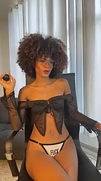 Snapshot of NaomiClay chatting on May 1, 12:21 pm NaomiClay online show from May 1, 12:21 pm