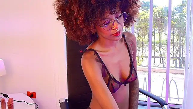 Snapshot of NaomiClay chatting on May 22, 12:44 pm NaomiClay online show from May 22, 12:44 pm