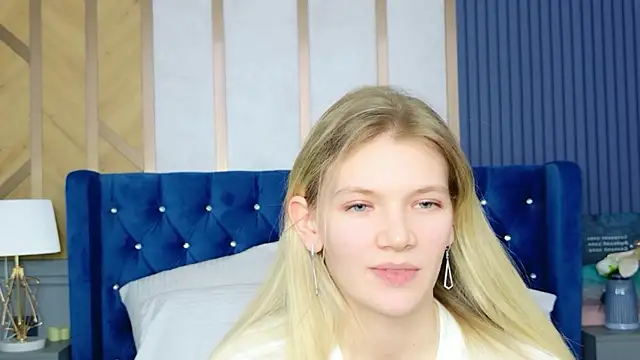 Vivien Hans online show from January 17, 12:04 am