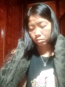 Snapshot of Amiluli chatting on February 14, 10:39 pm Amiluli online show from February 14, 10:39 pm