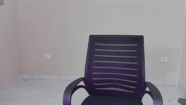 Sia Rose online show from March 31, 4:29 pm