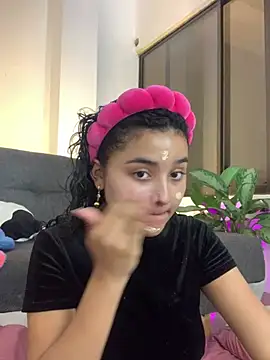 Snapshot of ladulcemary_ chatting on February 4, 2:23 pm ladulcemary online show from February 4, 2:23 pm