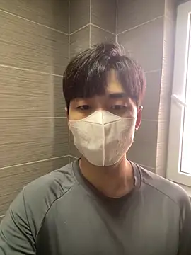 Snapshot of kimze7 chatting on February 21, 2:45 am kimze7 online show from February 21, 2:45 am