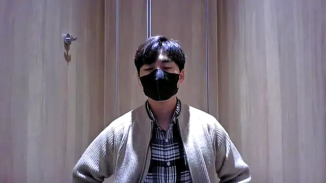 Snapshot of kimze7 chatting on February 25, 6:23 am kimze7 online show from February 25, 6:23 am