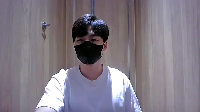 Snapshot of kimze7 chatting on February 27, 6:35 am kimze7 online show from February 27, 6:35 am