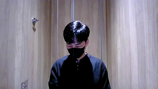 Snapshot of kimze7 chatting on March 13, 6:31 am kimze7 online show from March 13, 6:31 am