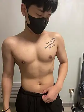 Snapshot of kimze7 chatting on March 18, 11:35 am kimze7 online show from March 18, 11:35 am