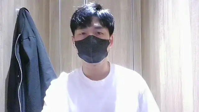 Snapshot of kimze7 chatting on March 20, 2:05 am kimze7 online show from March 20, 2:05 am