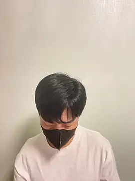 Snapshot of kimze7 chatting on March 27, 10:26 am kimze7 online show from March 27, 10:26 am