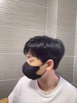 Snapshot of kimze7 chatting on April 4, 10:40 pm kimze7 online show from April 4, 10:40 pm