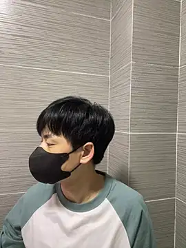 Snapshot of kimze7 chatting on April 6, 3:02 pm kimze7 online show from April 6, 3:02 pm