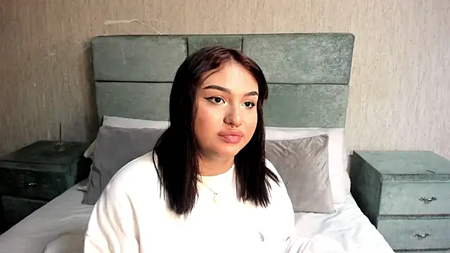 NaomySakura online show from February 13, 8:27 pm