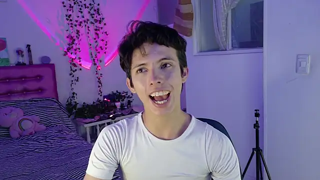 Snapshot of Dani_Dancer chatting on July 5, 11:12 pm Dani Dancer online show from July 5, 11:12 pm