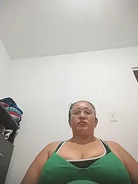 Nini Love  online show from February 2, 9:46 pm