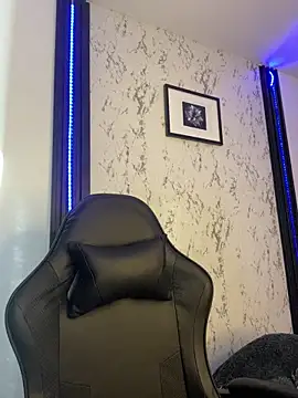 Snapshot of Agatta-X chatting on February 6, 1:58 pm Agatta-X online show from February 6, 1:58 pm