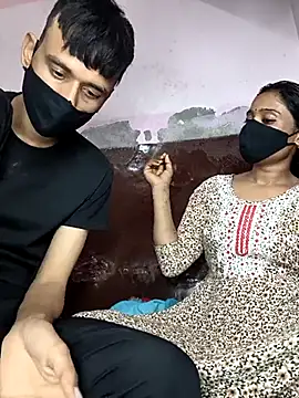 couplegk71 online show from February 9, 11:09 pm