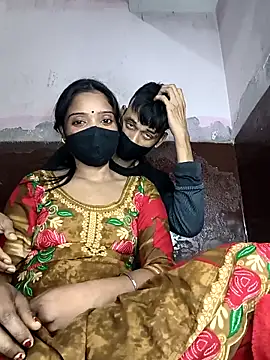 couplegk71 online show from February 10, 6:34 pm