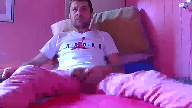 Snapshot of Pintiliescu chatting on April 9, 9:04 am Pintiliescu online show from April 9, 9:04 am