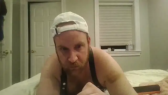 Snapshot of BeefyNcloudy chatting on April 2, 3:04 am BeefyNcloudy online show from April 2, 3:04 am